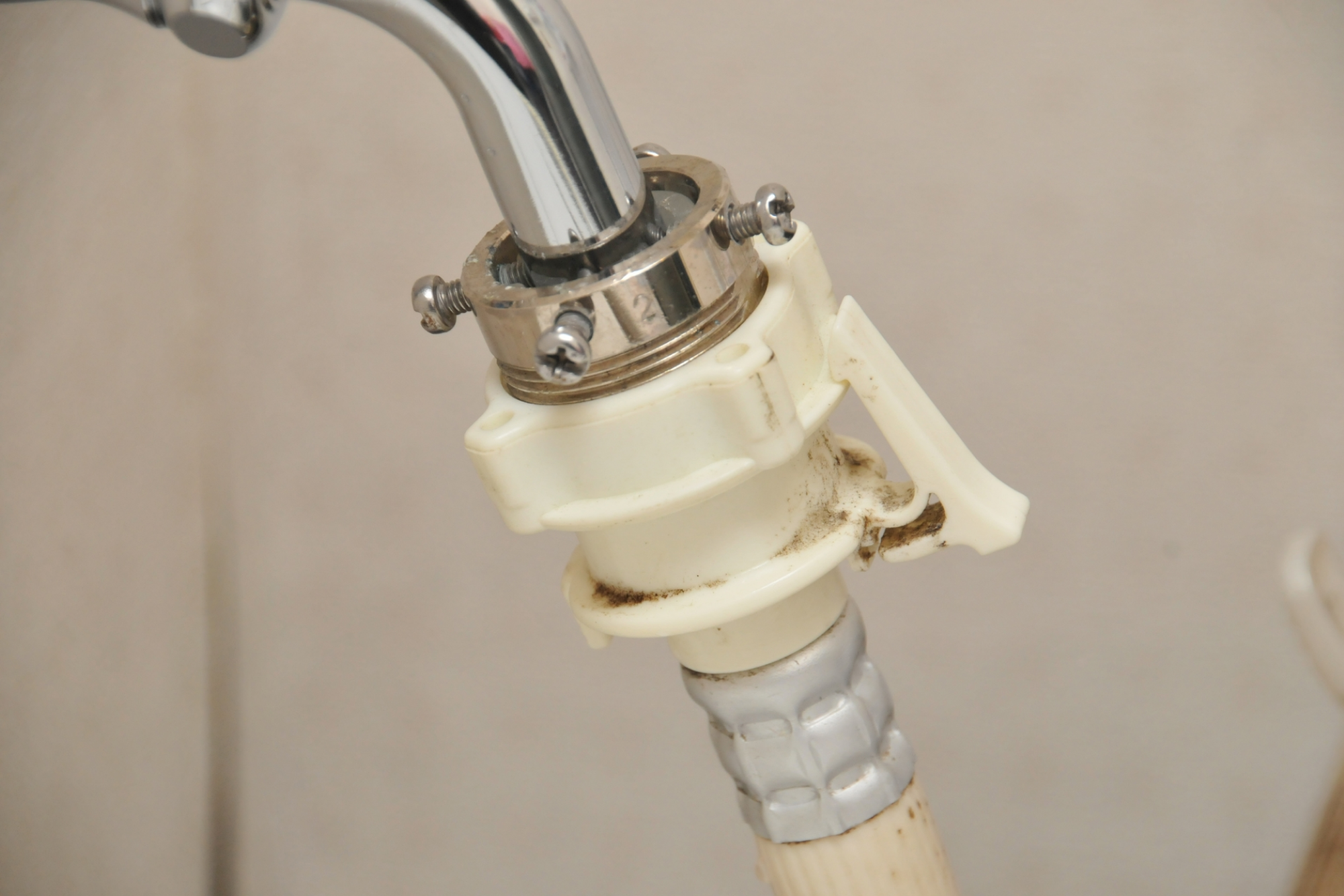 洗濯機のニップルとは?付けないと水漏れする?初心者でも分かる判断ポイント