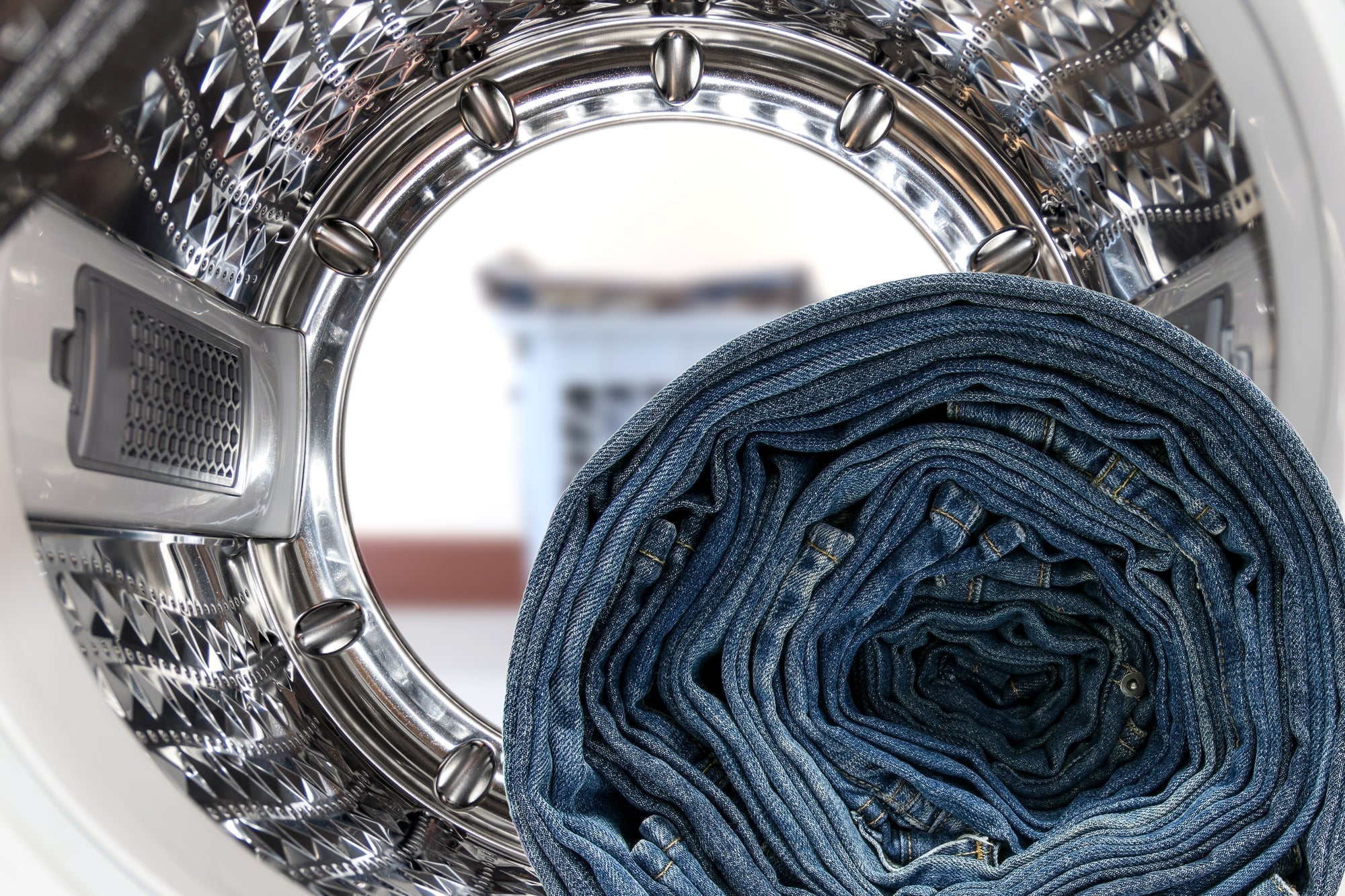 乾燥機内部とジーンズ